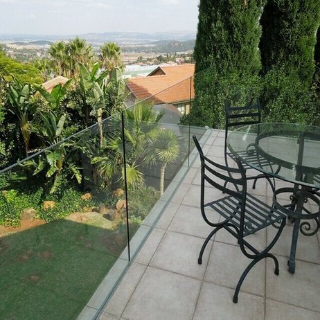 u channel glass railing24